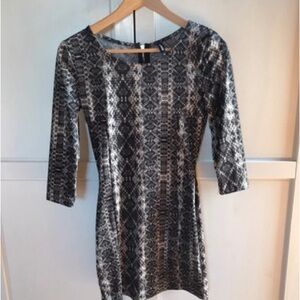 Black and Gray Bodycon Dress with 3/4 Sleeves